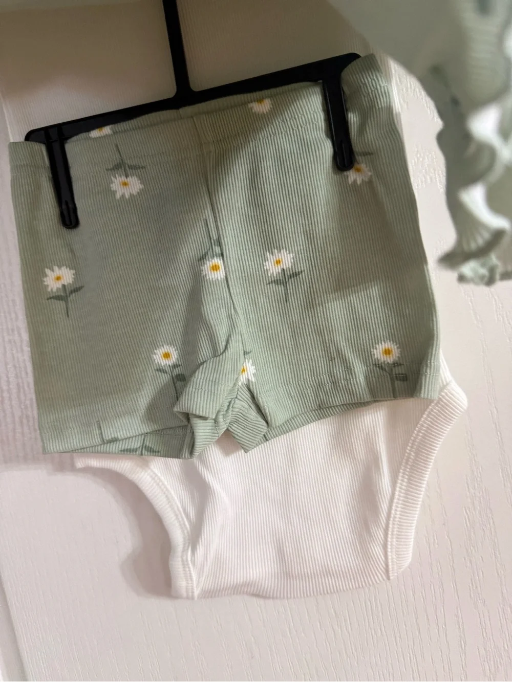 Carter’s Girls 3pc Matching Outfit NWT Sz 24M